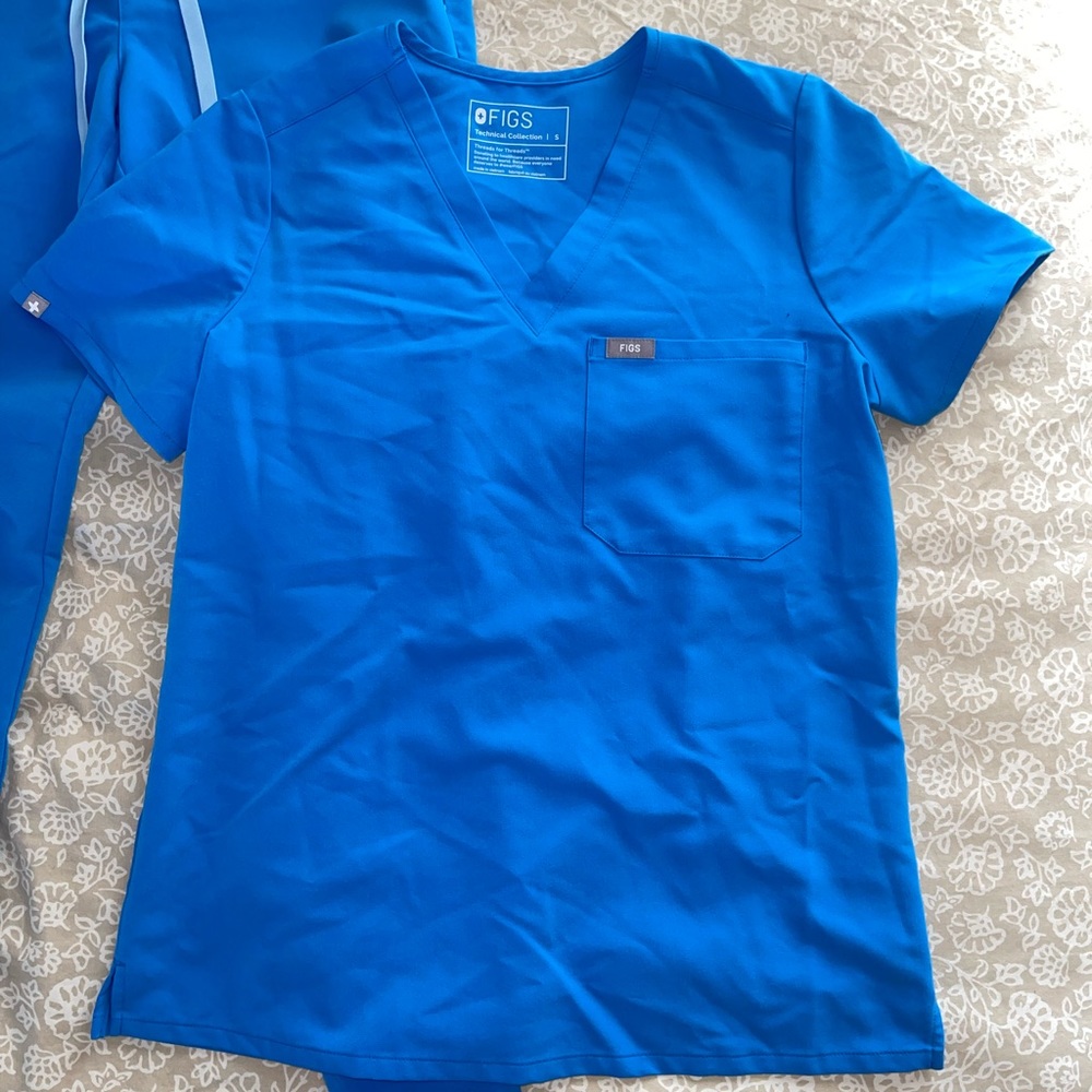 Figs blue jogger scrub set!
